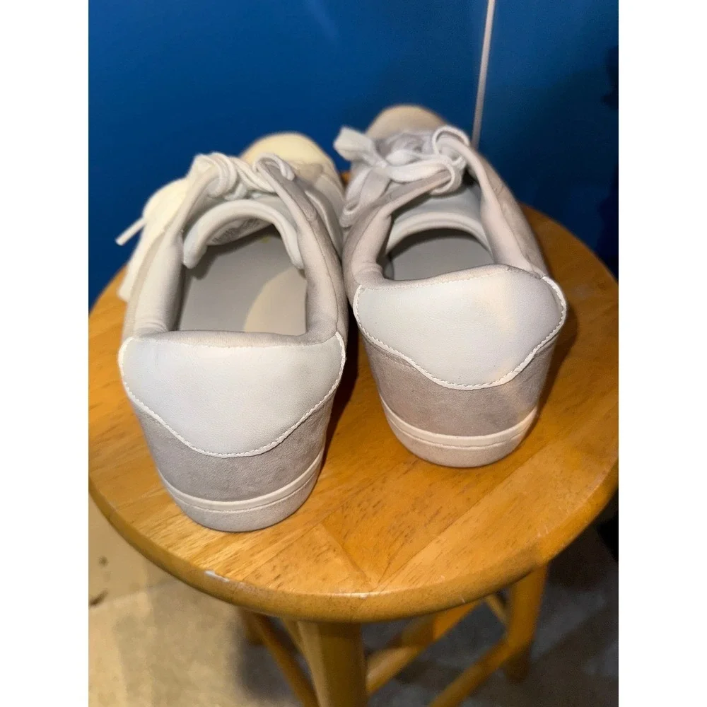 Universal Thread Womens Court Sneakers White Cream Low Top Shoes Size 11